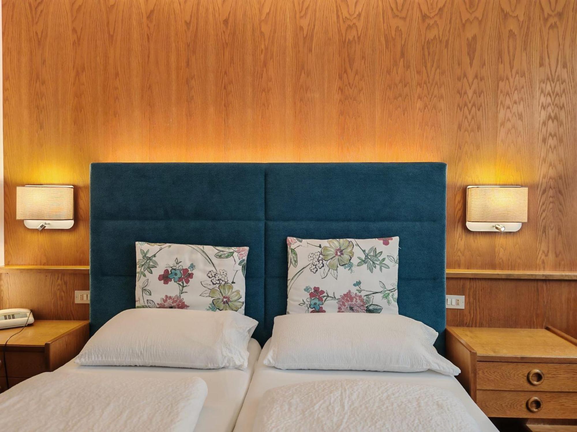 Hotel Alpenblick Sarentino المظهر الخارجي الصورة